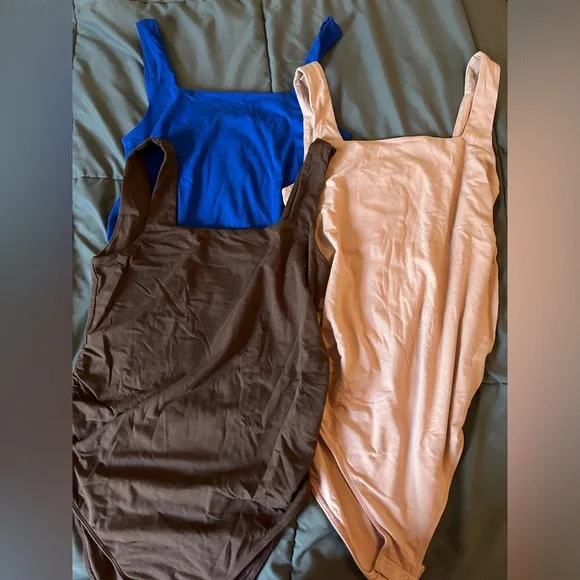 Old navy Maternity sleeveless bodysuit top - Picture 1 of 7